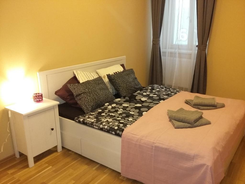 Apartment Vltavska B Прага Екстер'єр фото